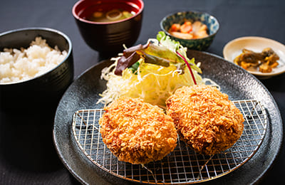 手づくりコロッケ定食